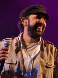 Juan Luis Guerra y 440