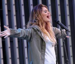 Moxie Raia